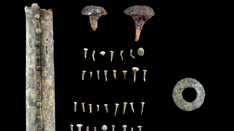 Łupieżcy grobów przegapili istotny szczegół. Dzięki temu te artefakty przetrwały 2600 lat