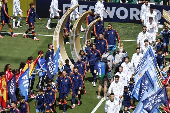 Wielki finał mundialu. Hiszpania-Argentyna. Do przerwy 0:0
