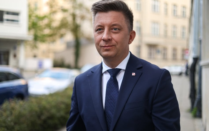 Dworczyk: Politycy zachowują się jak nieodpowiedzialne dzieci. Wolą zdjęcia ze sprzętem, niż naprawiać system