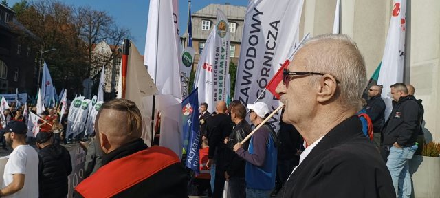Sierpień 80 broni polskiego węgla, Solidarność kapituluje …